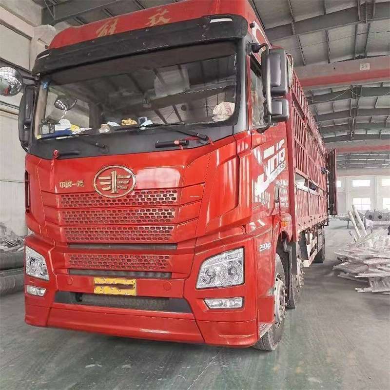 南城街道石渠县进仓物流：专线直达的多元货运之旅